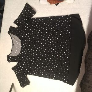 Adrianna Papell Top Womens M Black White Polka Dot Scoop Neck Cold Shoulder EUC
